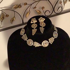 Jewelry set (Necklace and earrings)